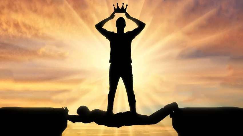 Три самих егоїстичних знаки Зодіаку, які намагаються контролювати життя інших людей