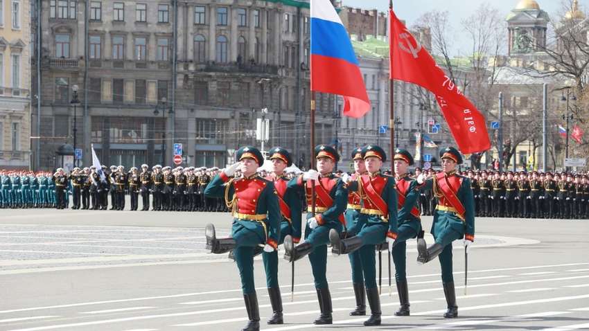 У Кремлі повідомили, чи будуть проводити парад 9 травня на Червоній площі