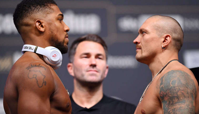 Історичний бій: Усик погрожує побити кривдника Кличка і станцювати гопака Історичний бій: Усик погрожує побити кривдника Кличка і станцювати гопака