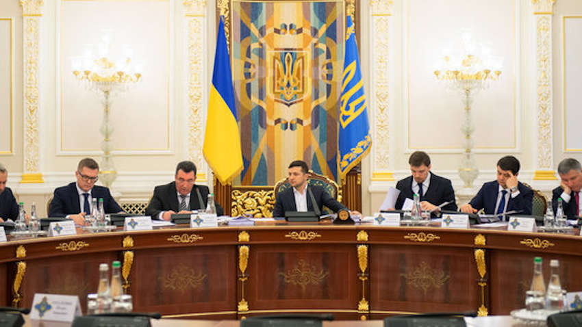 У Зеленского заявили, что СНБО может национализировать корпорацию "Рошен"