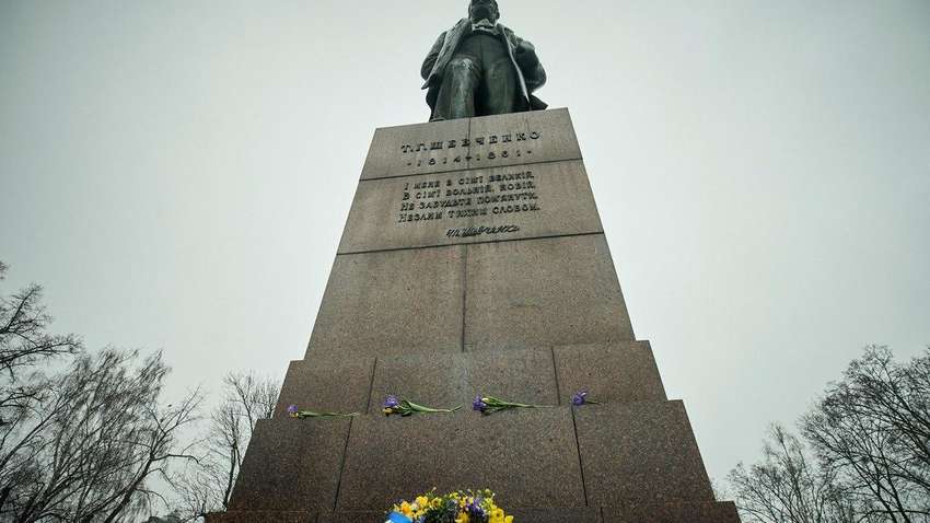 Дні Шевченка: у Києві Зеленський з дружиною вшанували пам'ять, а в Празі відкрили виставку картин