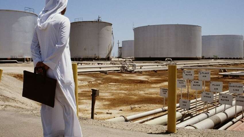 "Мир на пороге нефтяного шока": Саудовская Аравия резко сокращает добычу из-за кризиса в Ормузском проливе "Мир на пороге нефтяного шока": Саудовская Аравия резко сокращает добычу из-за кризиса в Ормузском проливе