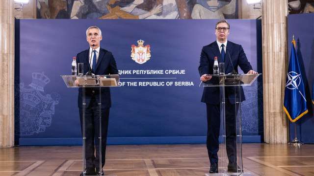 Сербия хочет возобновить обучения с НАТО