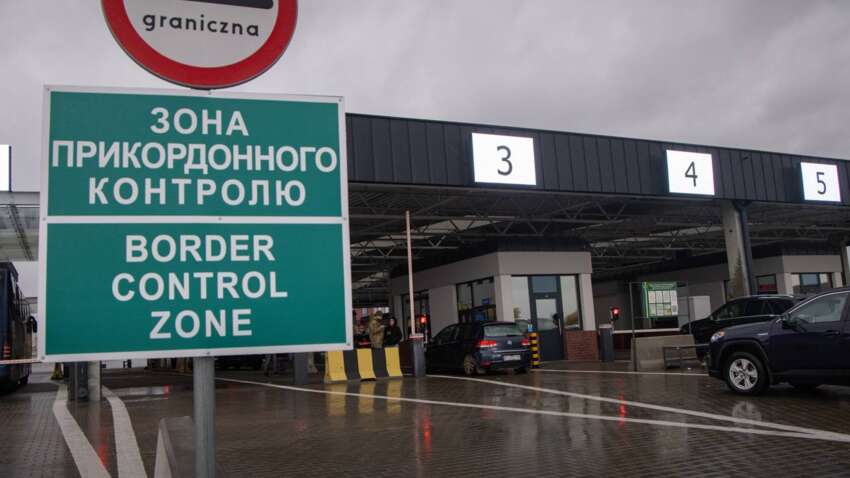 «Я лягу, но оно не заедет»: пророссийского итальянца не пустили в Украину