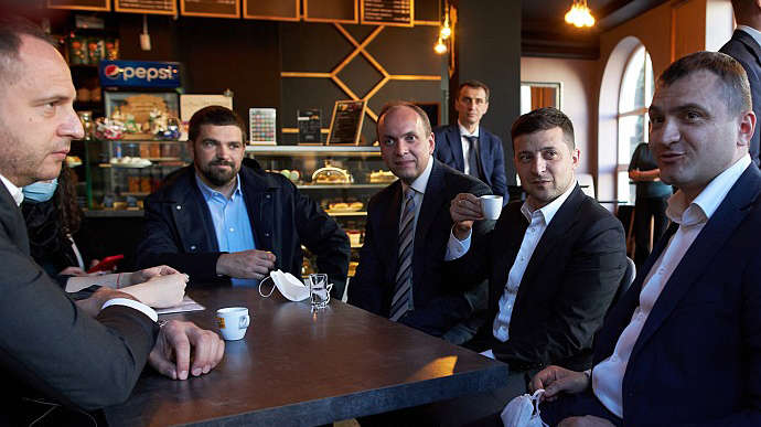 Суд над Зеленским: оштрафуют ли президента за нарушение карантина