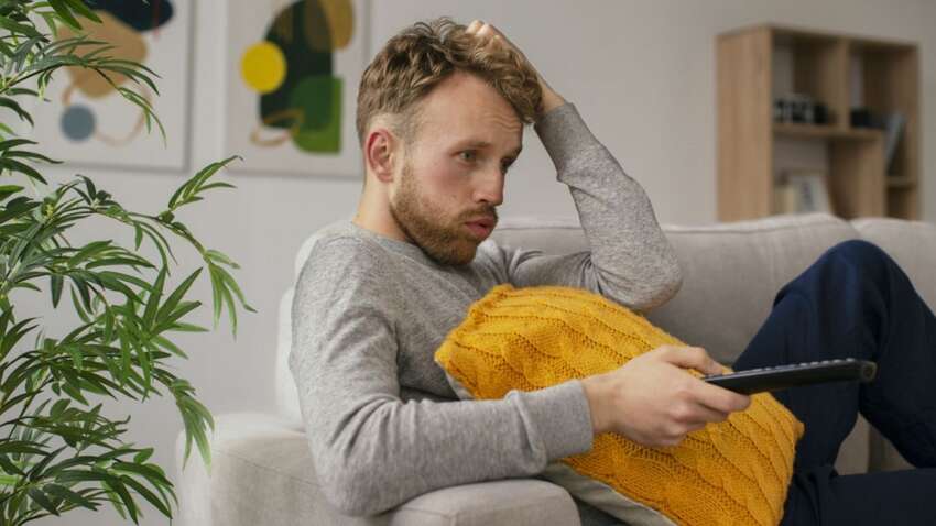 К чему приводит длительное сиденье: медики шокировали заявлением о неминуемой болезни