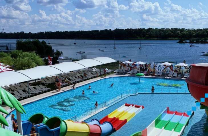 Трагедия в самом большем аквапарке Днепра: утонул 9-летний ребенок, пока мама отошла