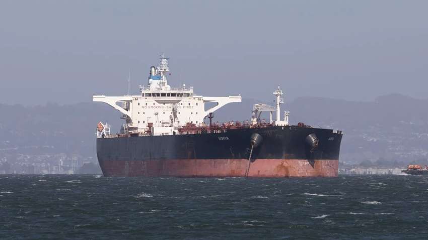 Примарний флот танкерів зростає. Це значна економічна допомога для Росії