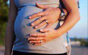 Медики назвали риски рождения детей в позднем возрасте