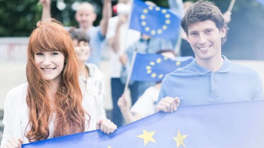 Євростат опублікував статистику видачі паспортів: скільки українців стали громадянами країн ЄС