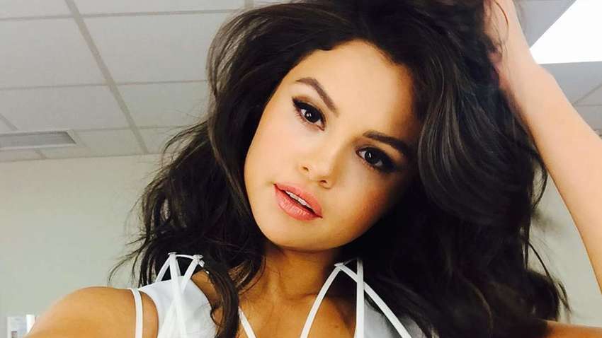 Селена Гомес запускает собственный бренд косметики