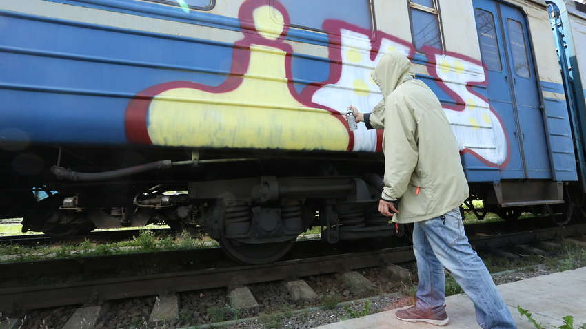 В «Укрзалізниці» порахували суму збитку від дій вандалів