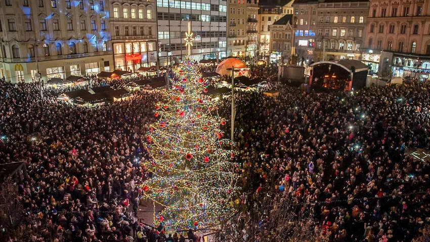 Какой город стал рождественской столицей Европы в 2023 году Какой город стал рождественской столицей Европы в 2023 году