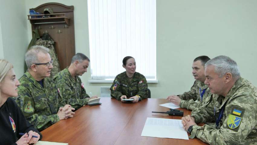 Наев обсудил с канадским коллегой военную ситуацию на российско-украинской границе