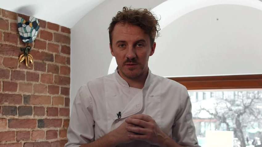 Клопотенко кличе до своїх закладів українців зігрітися та зарядити телефони: де вони знаходяться