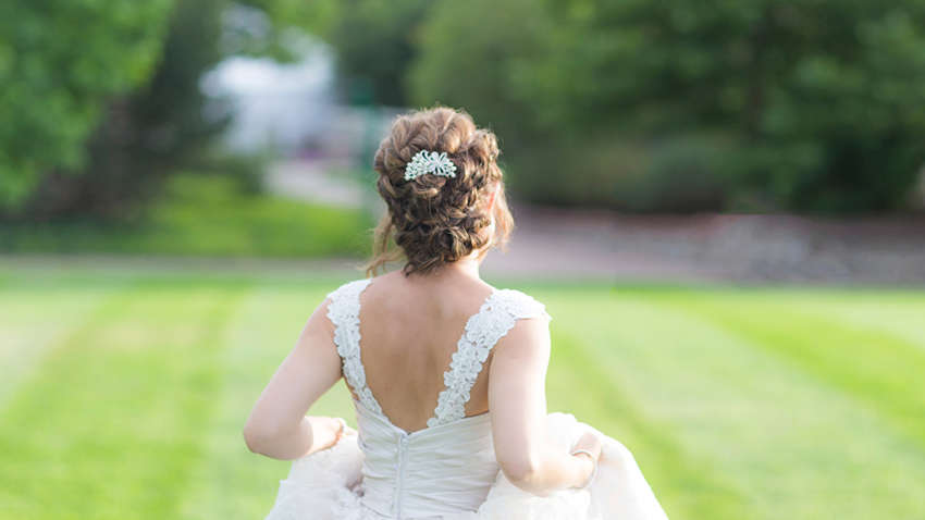 Наречена з Кіпру здивувала світ своєю весільною сукнею (ВІДЕО)