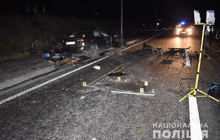 Загинуло подружжя: біля Тернополя п'яний водій спричинив моторошну ДТП (ФОТО) Загинуло подружжя: біля Тернополя п'яний водій спричинив моторошну ДТП (ФОТО)