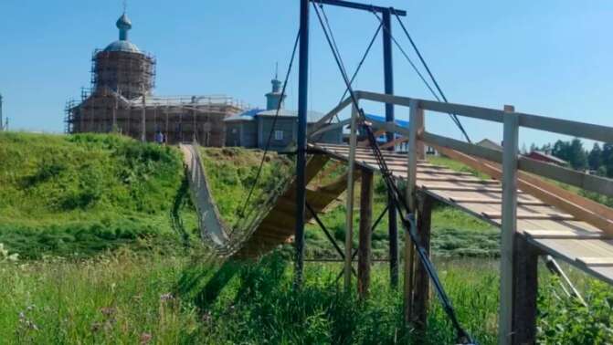 В России обрушился мост с верующими во время крестного шествия В России обрушился мост с верующими во время крестного шествия