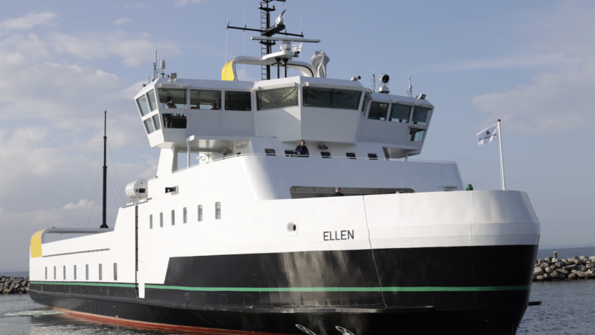 Найбільший електро-пором здійснив перше плавання