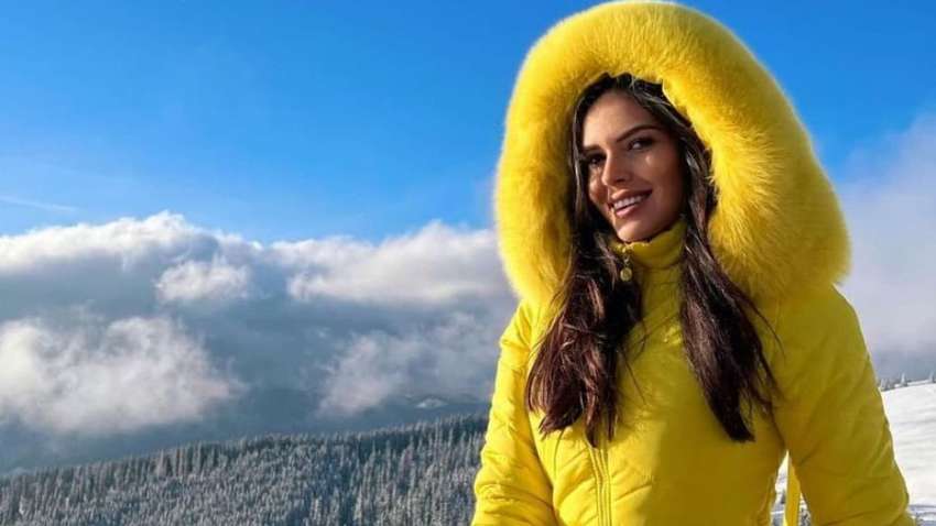  Відпочиває в Буковелі: учасниця "Холостяка" у  стильному комбінезоні позувала на тлі гір (ФОТО)