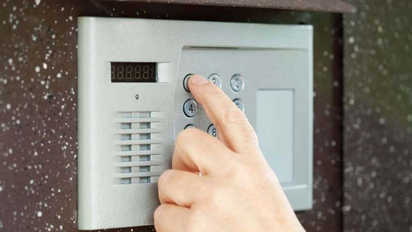 Росіян попереджатимуть про ракетні атаки за допомогою домофонів Росіян попереджатимуть про ракетні атаки за допомогою домофонів