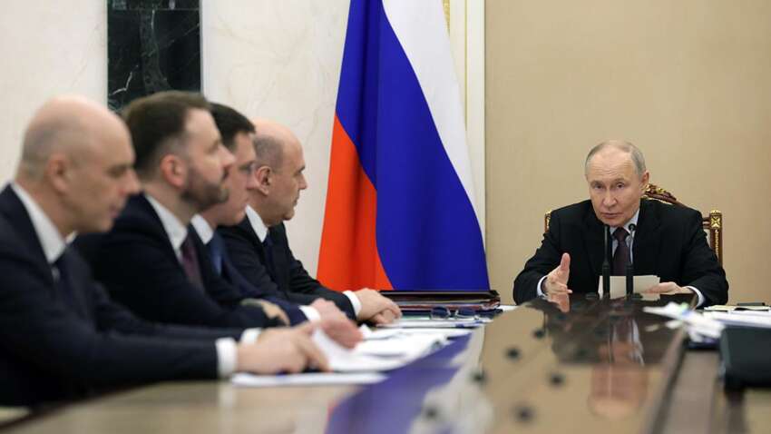 Путину докладывают несуществующие победы: в США раскрыли хитрый плану верхушки Кремля Путину докладывают несуществующие победы: в США раскрыли хитрый плану верхушки Кремля