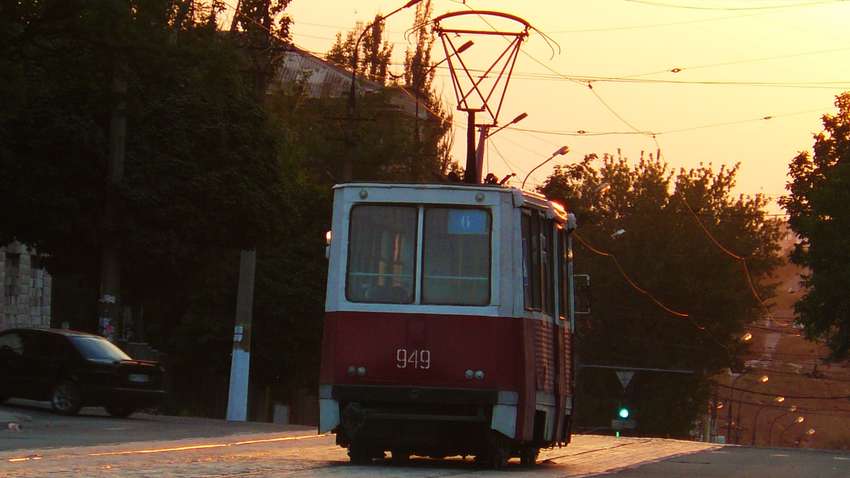 Путін взяв участь у "відкритті" трамвайного руху в Маріуполі Путін взяв участь у "відкритті" трамвайного руху в Маріуполі