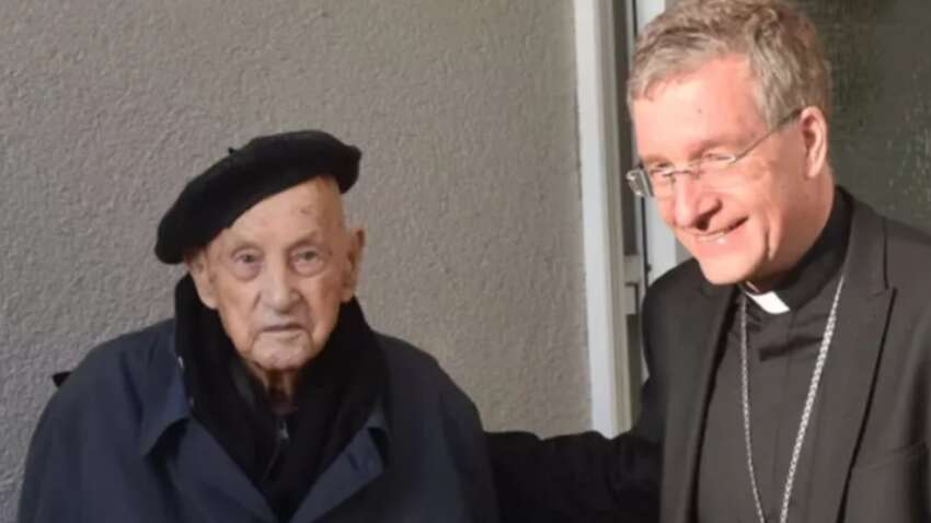 Старейший священник планеты отметил 110 лет – Папа направил особое благословение