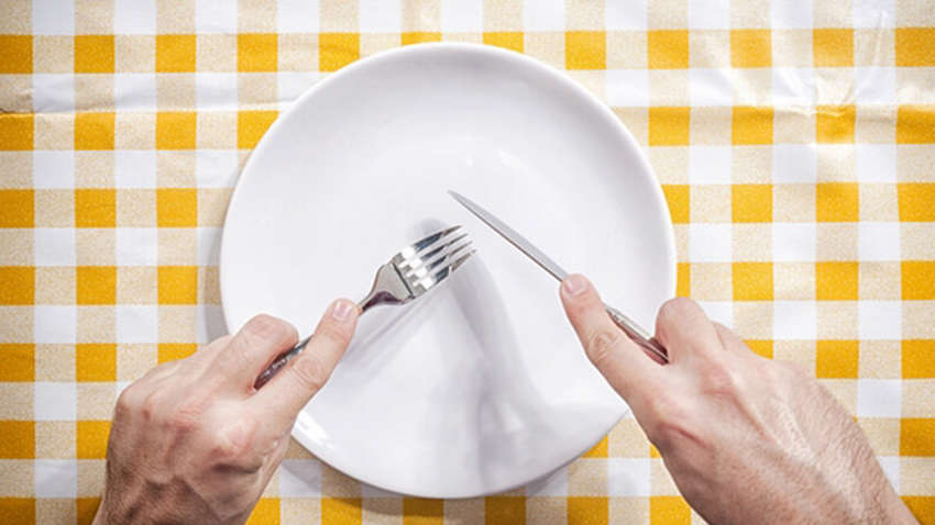 Медики объяснили, чем опасен сон на голодный желудок