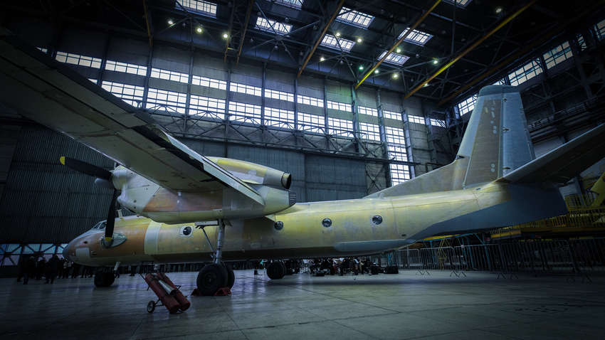 Українські рятувальники отримають пожежний літак Ан-32П: "Антонов" підписав контракт із ДСНС (ФОТО)