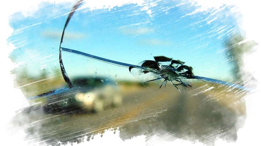 Убираем трещину с лобового стекла: несколько полезных советов