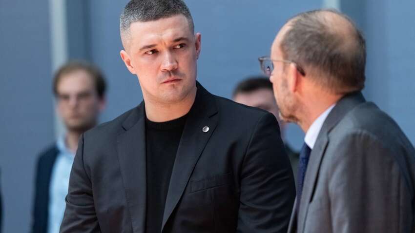 Що відбувається з відставкою Федорова: чому у «Слузі народу» розводять руками Що відбувається з відставкою Федорова: чому у «Слузі народу» розводять руками