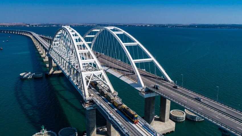 РФ сильно рискует: что с состоянием Крымского моста после удара СБУ РФ сильно рискует: что с состоянием Крымского моста после удара СБУ