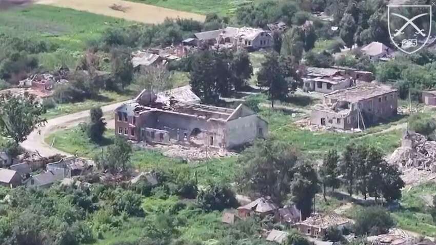 Росія знищила село на Сумщині: військові показали відео
