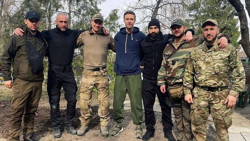 В России появились афиши о концерте артиста, который вступил в ряды ВСУ В России появились афиши о концерте артиста, который вступил в ряды ВСУ