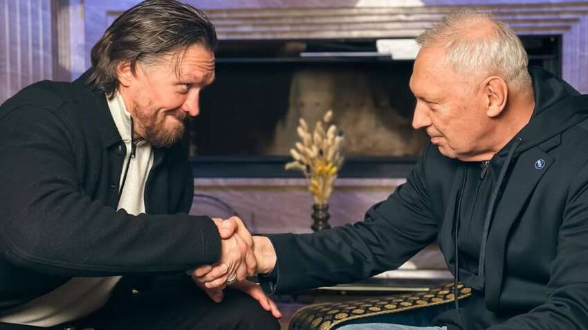 Это очень неожиданно: Усик идет в футбол 