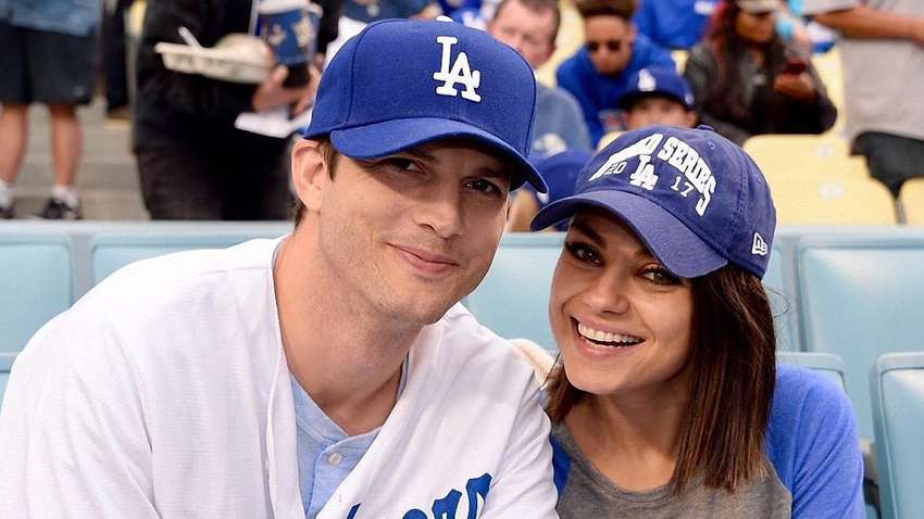 Эштон Кутчер и Мила Кунис продают дом: как выглядит особняк за 14 млн долларов Эштон Кутчер и Мила Кунис продают дом: как выглядит особняк за 14 млн долларов