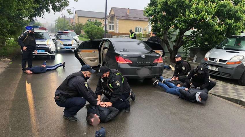 Вооруженные разборки бизнесменов под Киевом: появилось видео стрельбы Вооруженные разборки бизнесменов под Киевом: появилось видео стрельбы