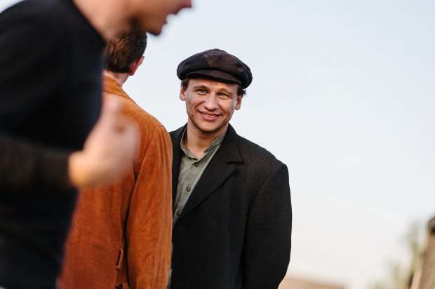 «Він зумів стримати голод і врятувати більше 3 тисяч людей»: в Україні знімають фільм про Голодомор 