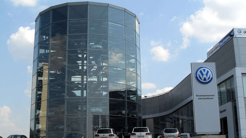 Volkswagen возобновляет работу заводов по всему миру