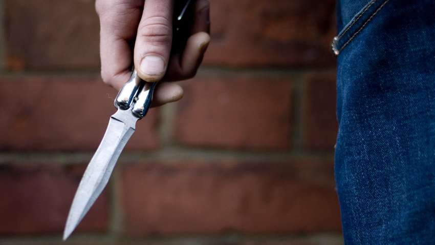 У Франції чоловік в центрі міста кидався з ножем на перехожих: є загиблі