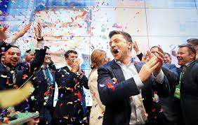 «Слуги народа» в компании Зеленского отгуляли новогодний корпоратив