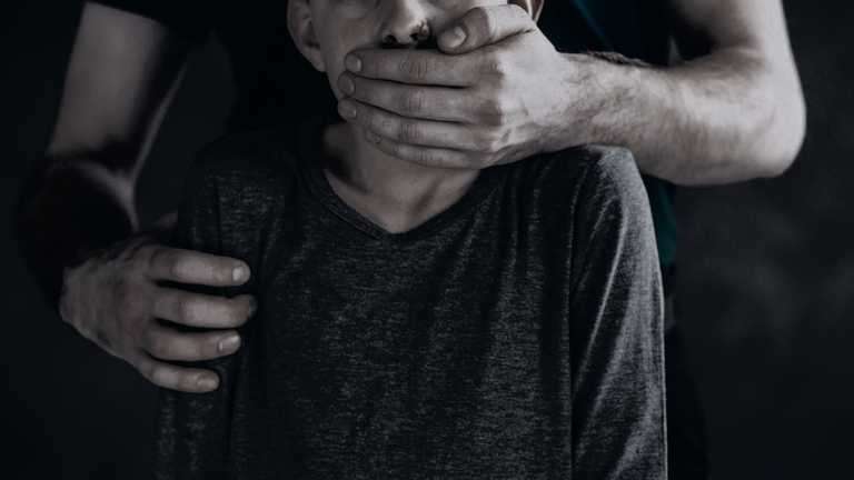 У Кривому Розі чоловік зґвалтував свого малолітнього пасинка: поліцейські викрили злочин У Кривому Розі чоловік зґвалтував свого малолітнього пасинка: поліцейські викрили злочин