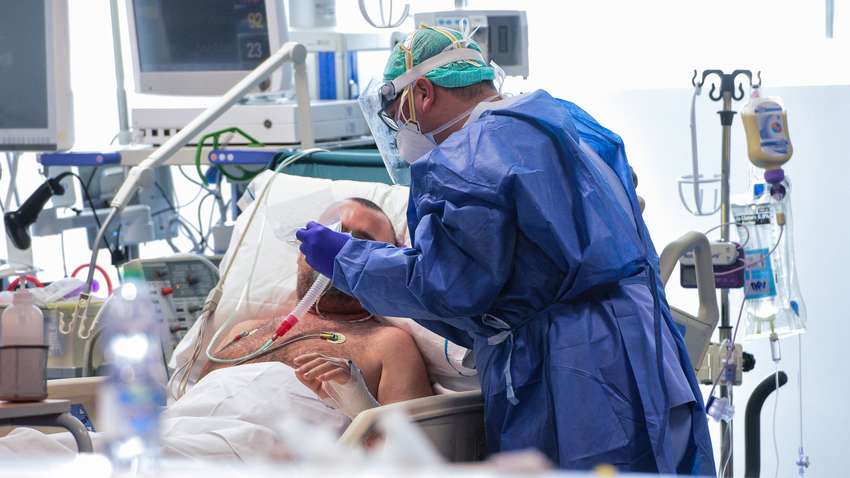 Италия установила новый рекорд смертей от коронавируса: 919 человек за сутки