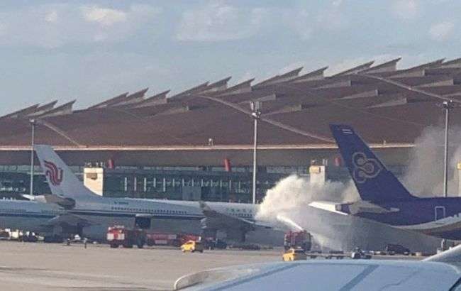 У Пекіні при зльоті загорівся літак з пасажирами