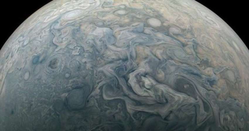 Космический аппарат NASA прислал на Землю новые фотографии крупнейшей планеты Солнечной системы (ФОТО) Космический аппарат NASA прислал на Землю новые фотографии крупнейшей планеты Солнечной системы (ФОТО)