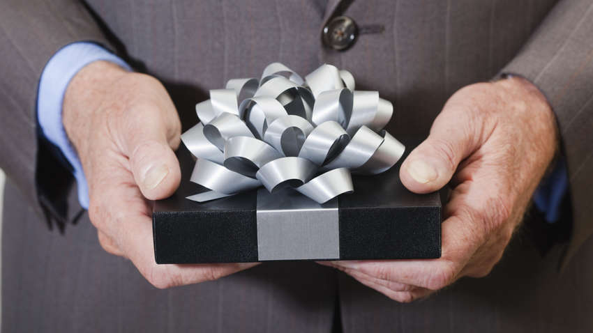 У Казахстані збираються заборонити подарунки для чиновників