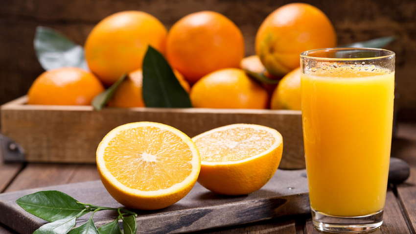 Какой сок способен избавить от проблем с позвоночником