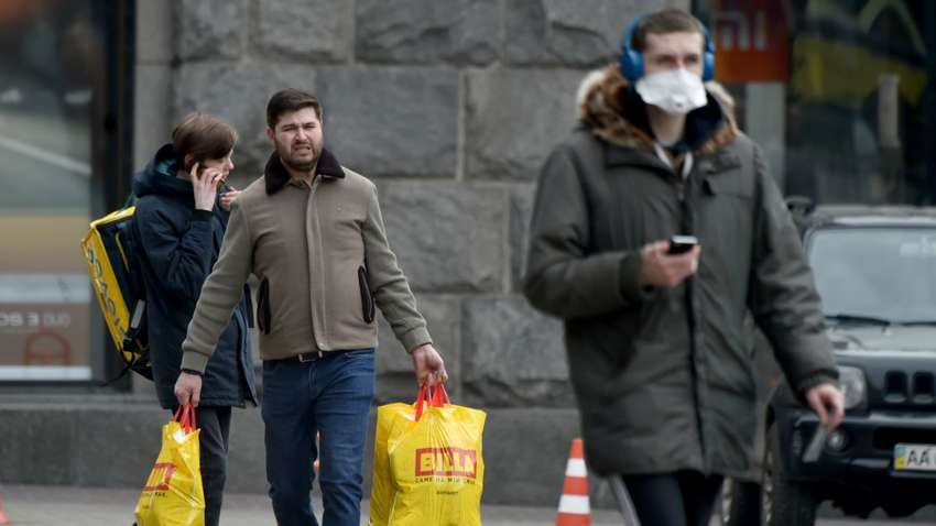 "Карантин не потрібен": кількість українців, які розчаровані в заходах захисту проти COVID-19, продовжує зростати