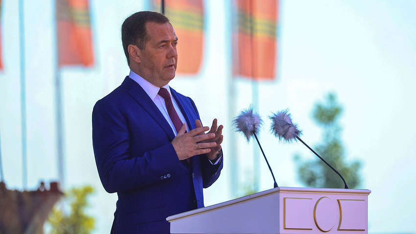 У Медведєва заперечують, що він опублікував скандальне повідомлення про Грузію та Казахстан (ФОТО)